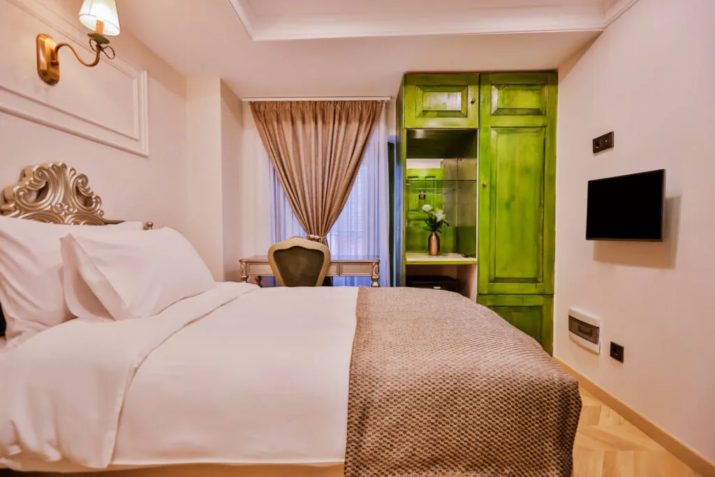 Emerald Mansion Comfort Single Oda'da Osmanlı esintili dekorasyon